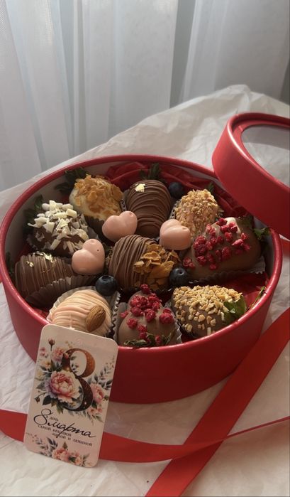 Клубника в шоколаде к 8 Марта | Конаев