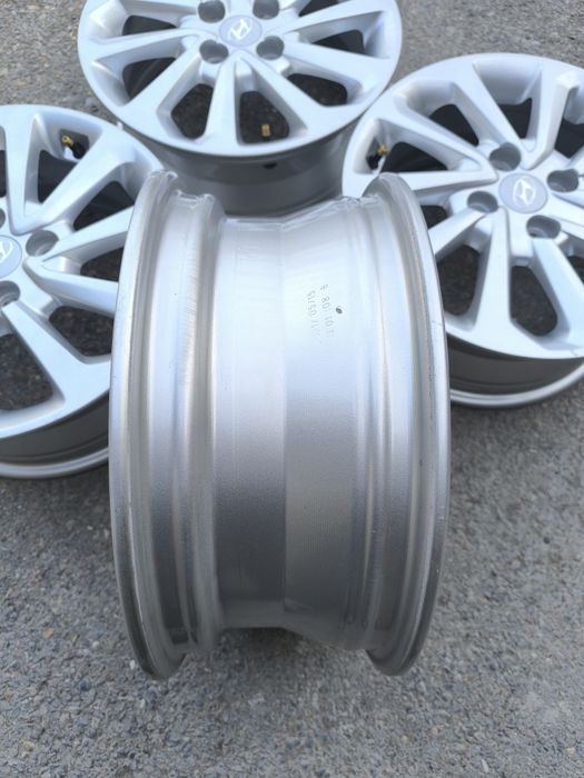 Диски на Хундай акцент R15