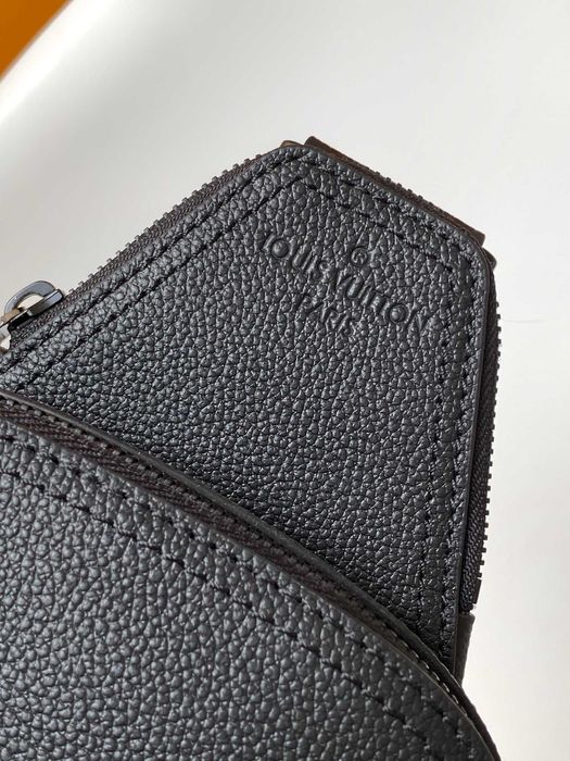 Мъжка чанта Louis Vuitton – черна, налична