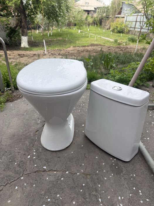 Продается унитаз