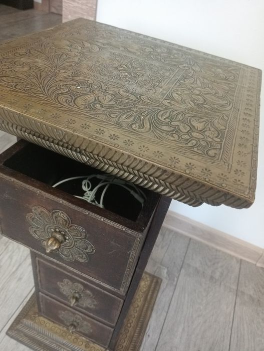 Продам тумбочку..