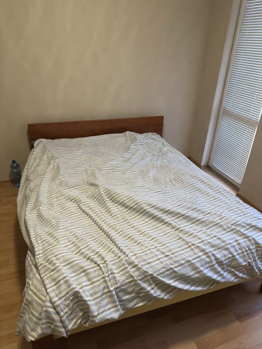 Спалня и гардероб подарък диван