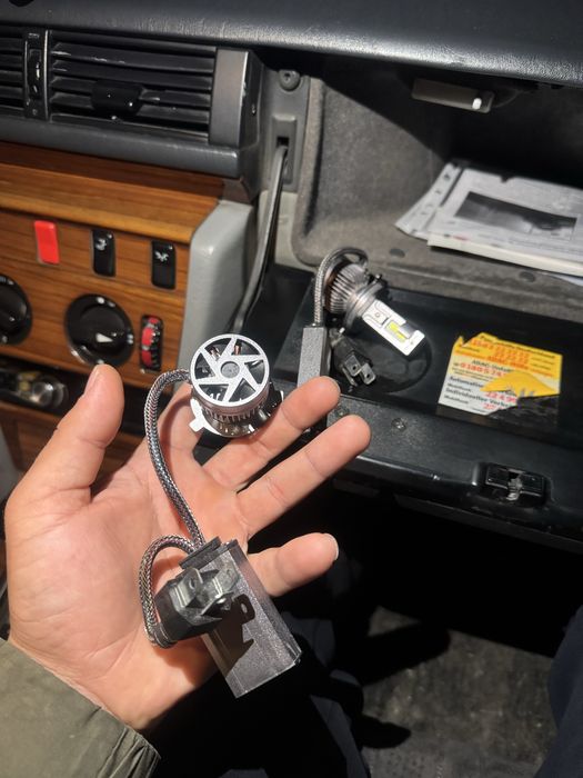 LED (лед) көк түс