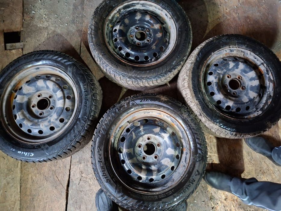 Продам   Шины зима с дисками 215/60/R16