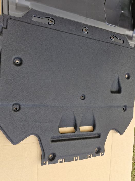 Scut motor si cutie Audi A7 NOI 2010-2018