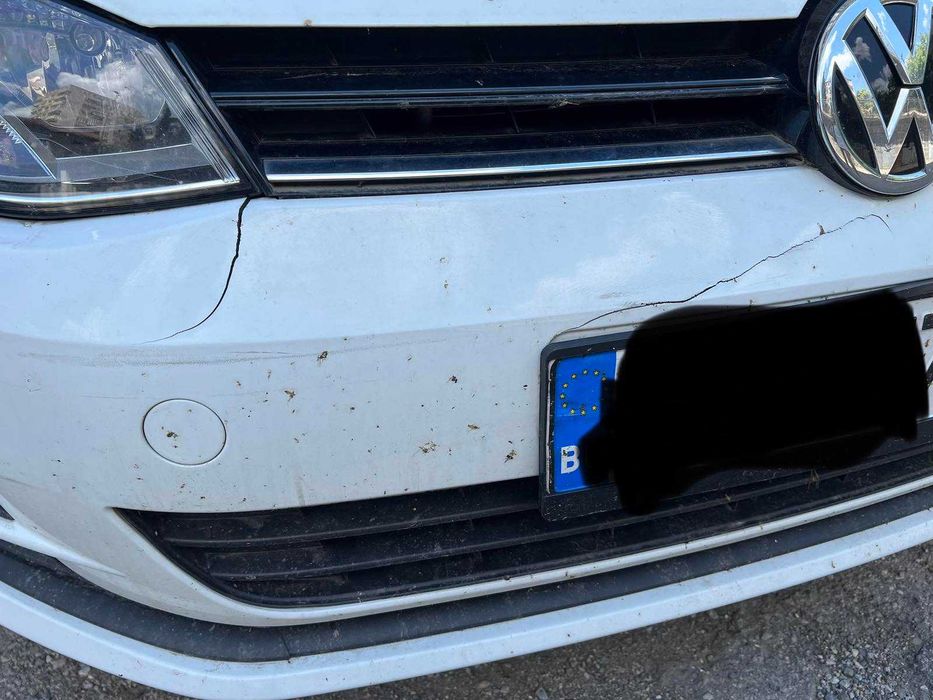 Предна бяла броня за VW Golf 7 - с леки щети