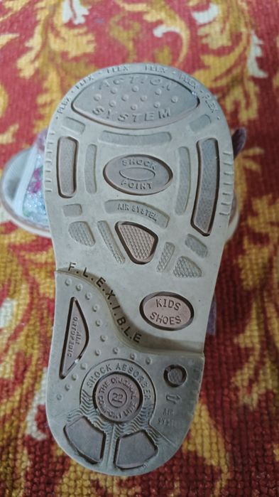 Продам сандалии ортопед