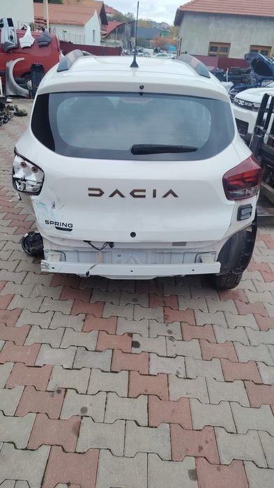 Vând Dacia Spring avariat an 2023   65 CP varianta extrem import Germania