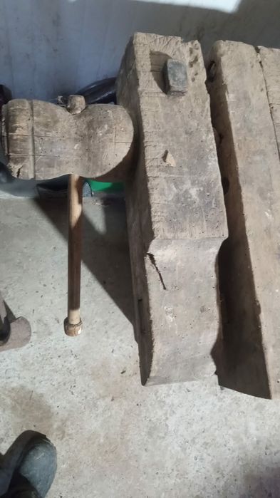 Vand banc de lucru vechi de peste 80 de ani