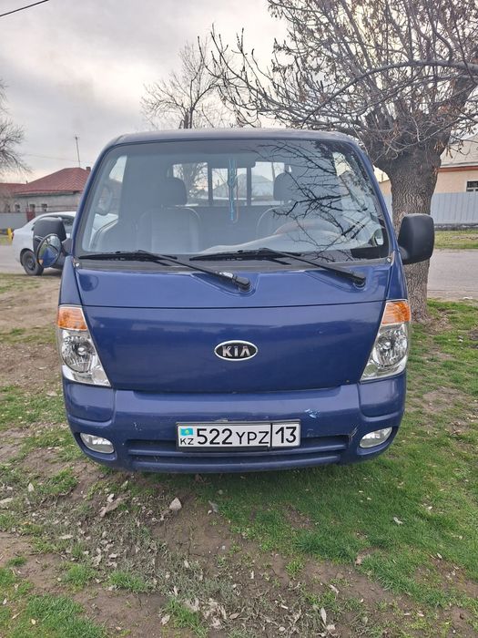 Продам машину кия бонго