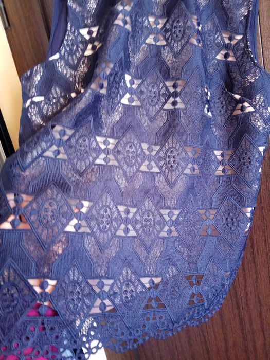 официален топ с тъмно синя дантела