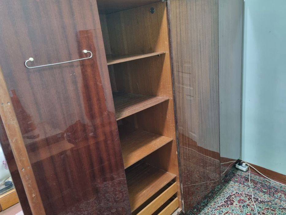 Срочно продаётся мебель б/у