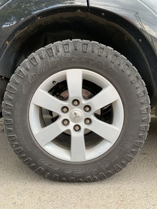 goodyear wrangler duratrac 265 65 r18