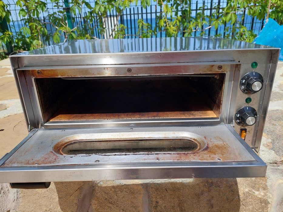 Професионална фурна за пици