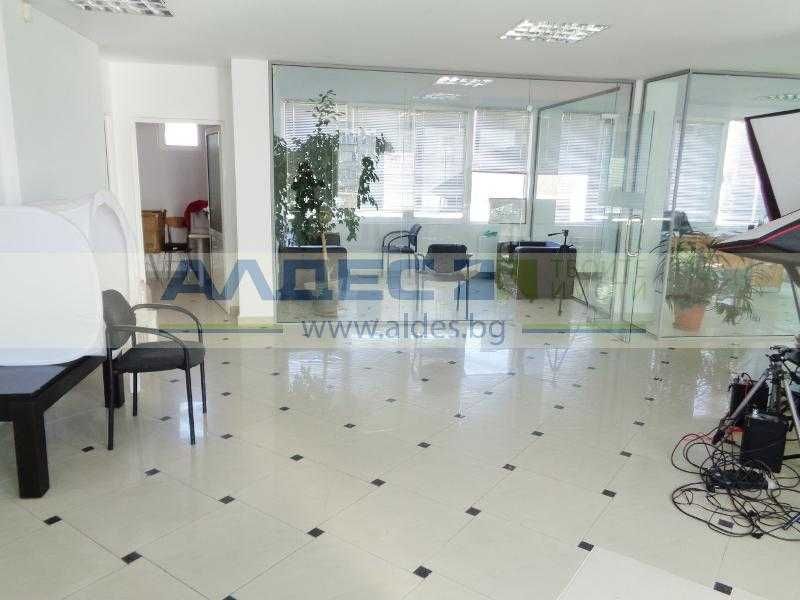 Дава се под наем Офис в София, Свобода - 90 кв.м за 450 € - Снимка #1