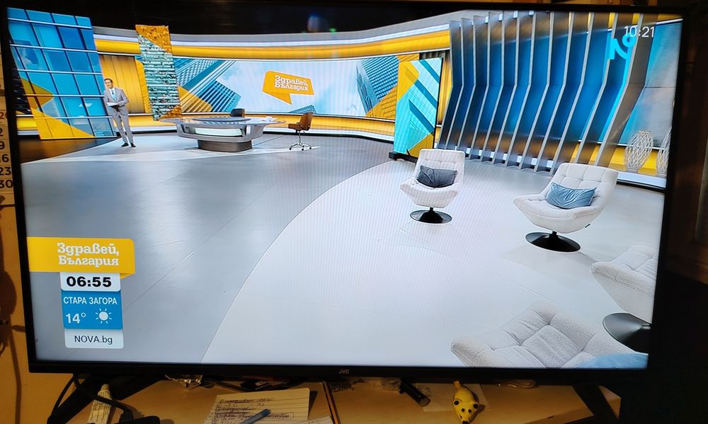 Телевизор JVC, 43 инча, Smart, LED, модел :LT-43VAF3300, много запазен с една година остатъчна гаранция.