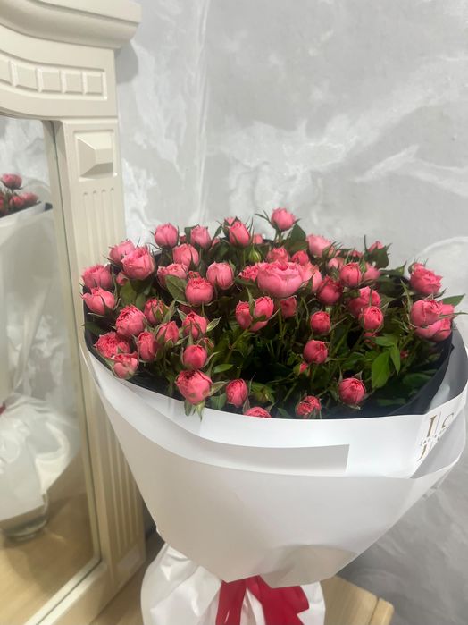 Свежий Букет из кустовых роз