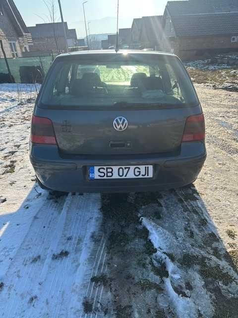 Vând autoturism Volkswagen Golf 4