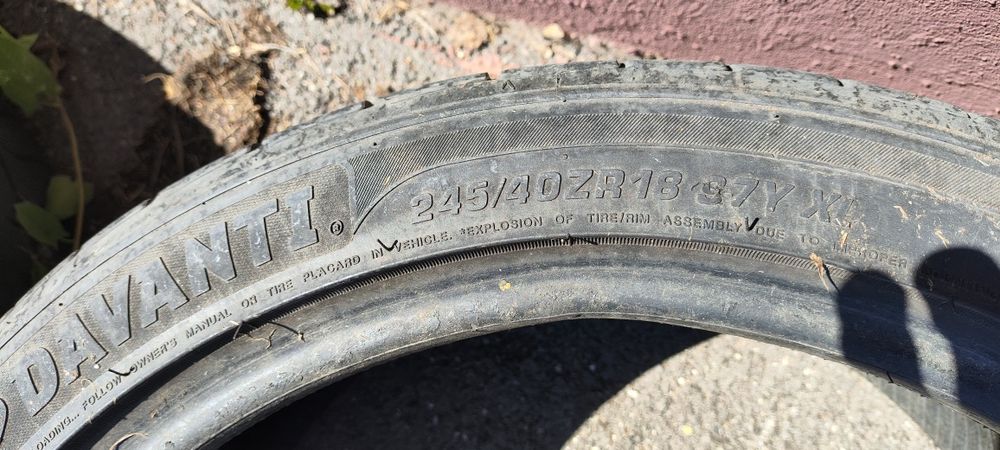 Продам резину 245/45/18