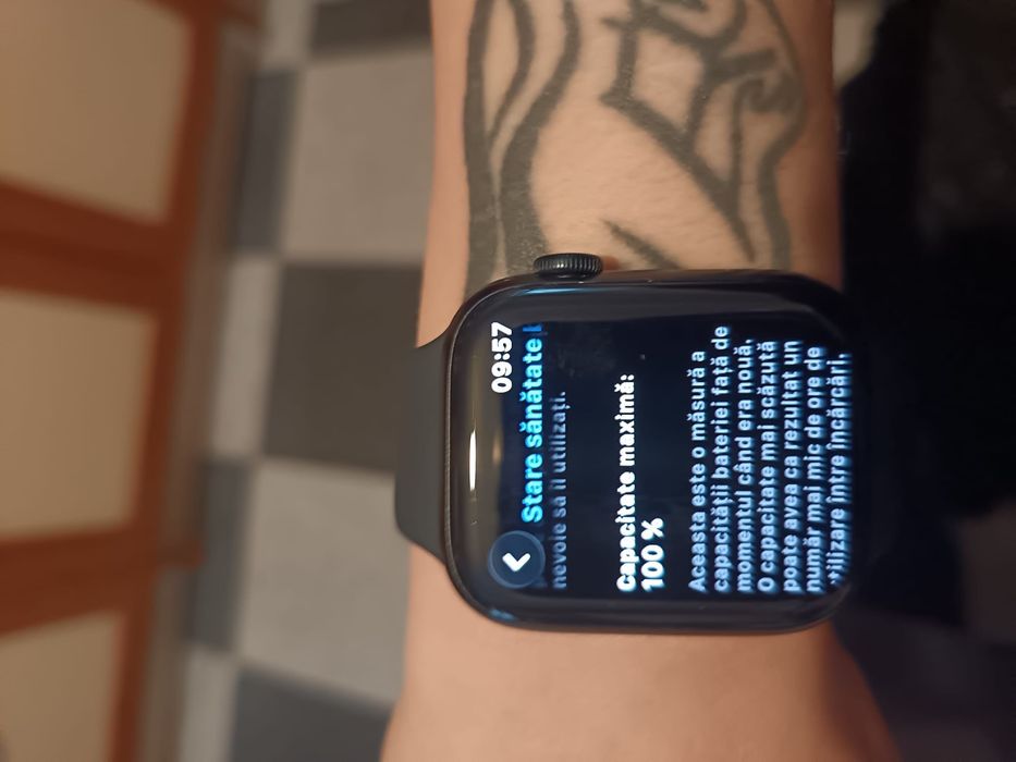 Vând schimb IPhone 14 și un Apple Watch 8