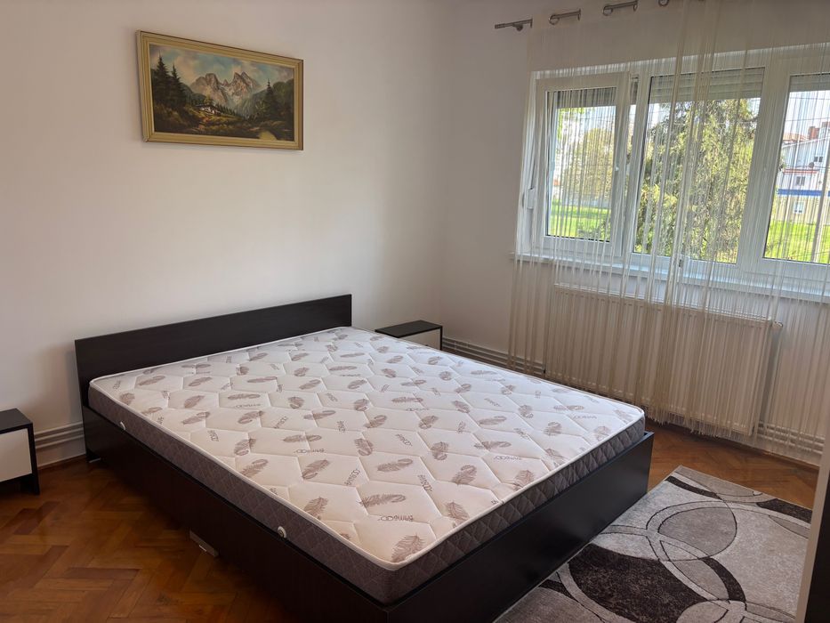 De inchiriat apartament cu 2 camere decomandat et.1 cu centrala proprie zona Aradului!!