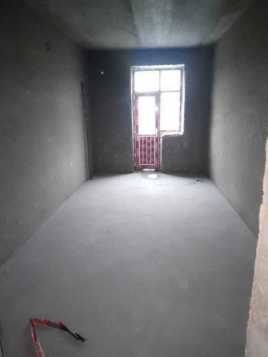 Урганч шахар. Водникда 2 хонали квартира сотилади.