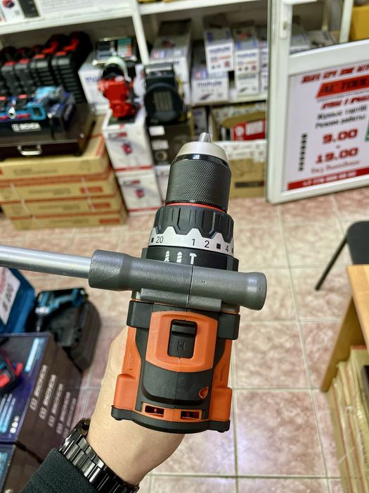 ЛЕДОБУР Шуруповерт, дрель Шуруповерт,