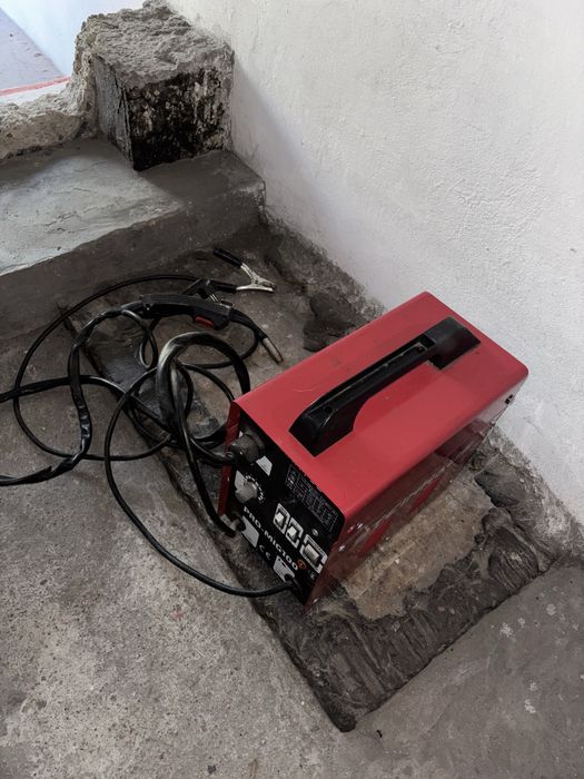 Aparat de sudură cu sârmă