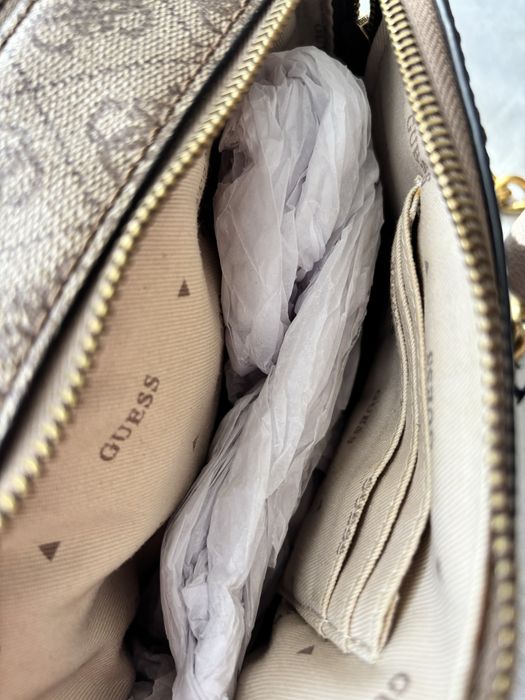 Дамска чанта Guess