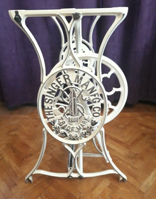 Picioare vechi din fontă, Singer