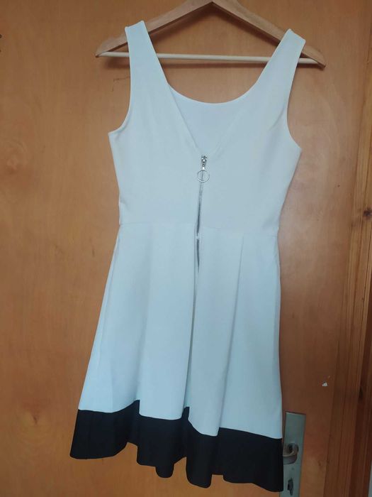 Няколко варианта официални Рокли летни за сватби и събития