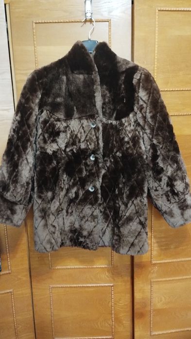 Haina de blana Mouton naturala, size 40, stare perfecta, nepurtata. Arata super faina!