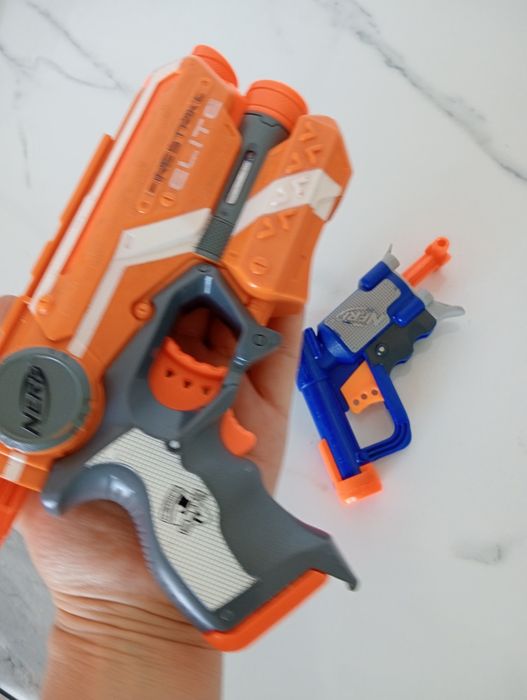 Пистолет игрушечный