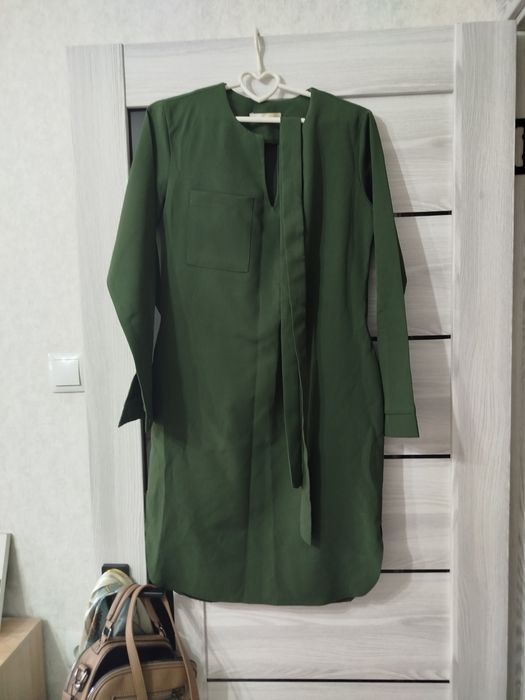 Продам женские платья