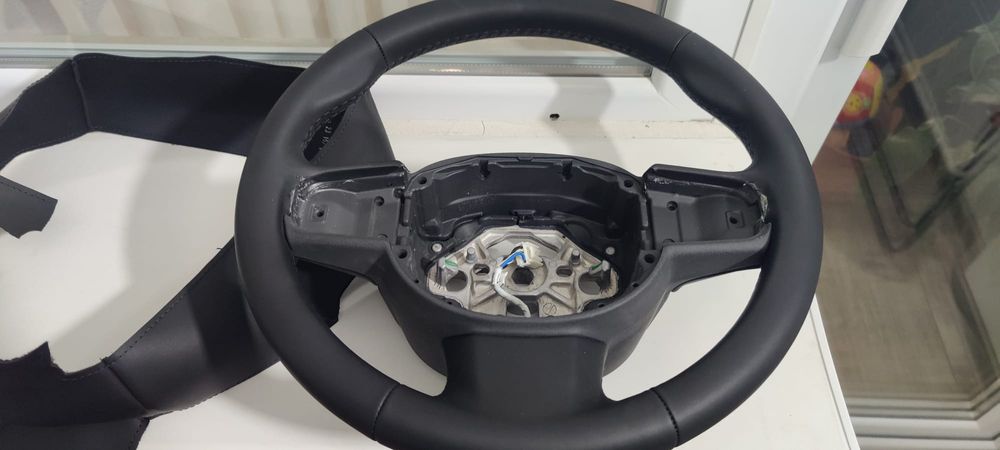 Volan cu incalzire VOLVO XC60 XC90 S60 V60 S90 V90 V90CC Model:
Vo