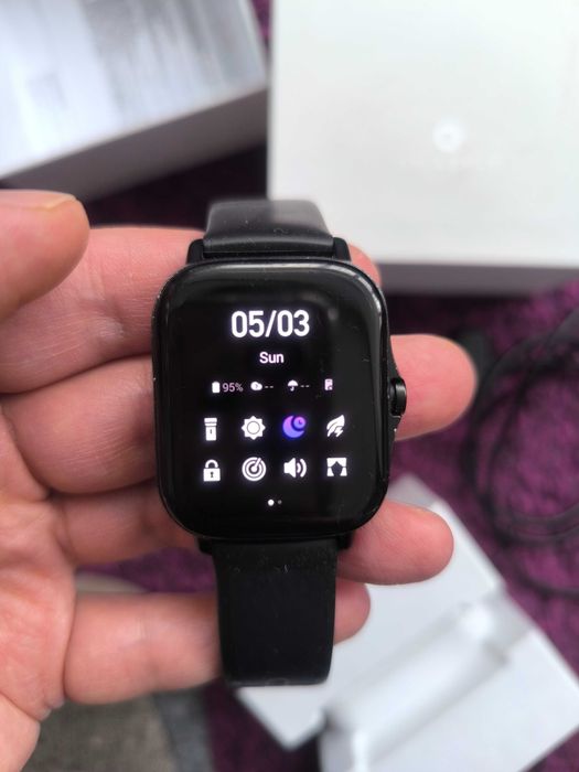 Продавам смарт часовник Amazfit GTS 2