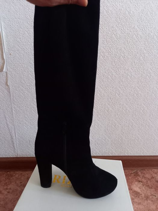 Продам женское осенний сапоги