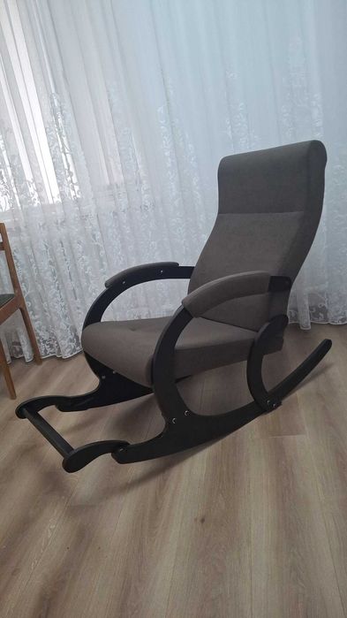 Продам кресло качалку