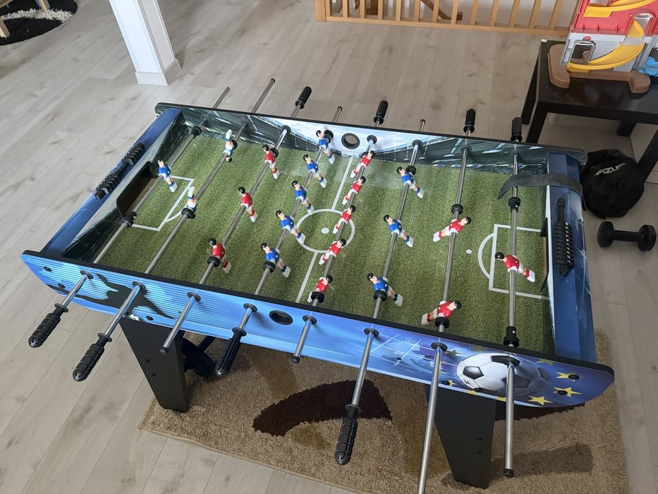 Vand masa de fotbal , in stare foarte buna