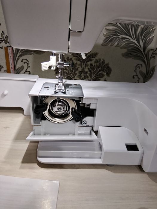 Продам швейную машину