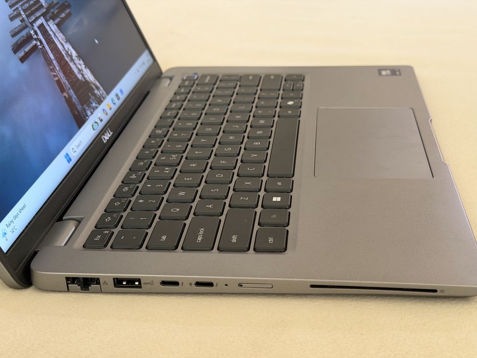 Dell Latitude 5450, Intel Core Ultra 5 135U, 32GB, 256GB NVMe, като нов