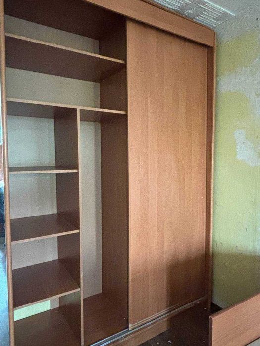 Отдам шкаф. Самовывоз. 4 этаж.