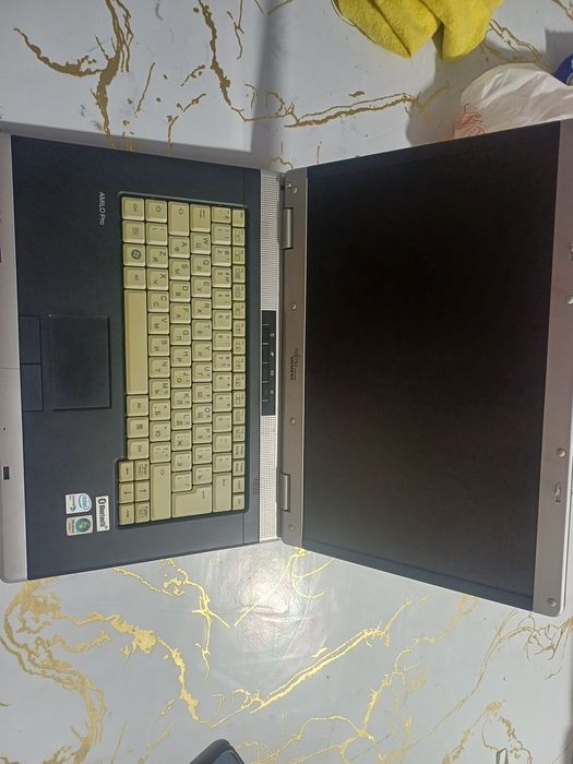 Продам ноутбук и телефоны