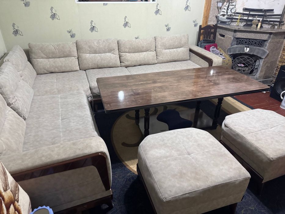 Продается диван со столом