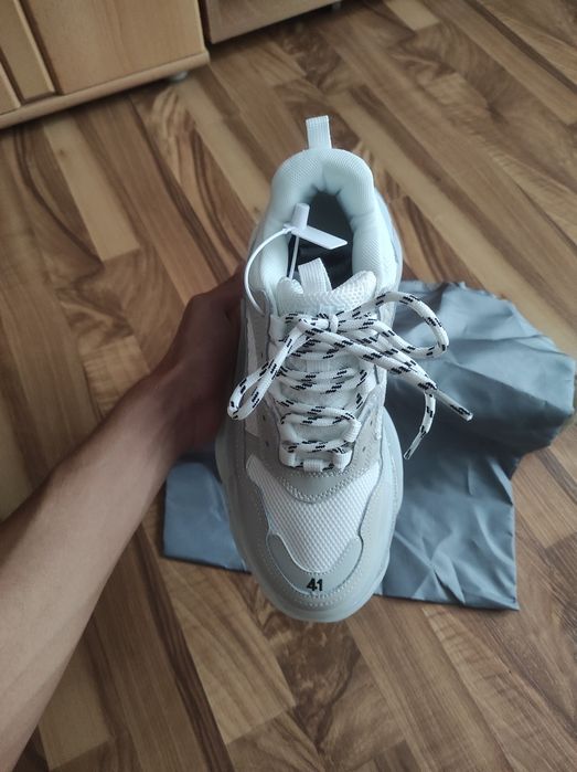 Balenciaga triple s clear white
