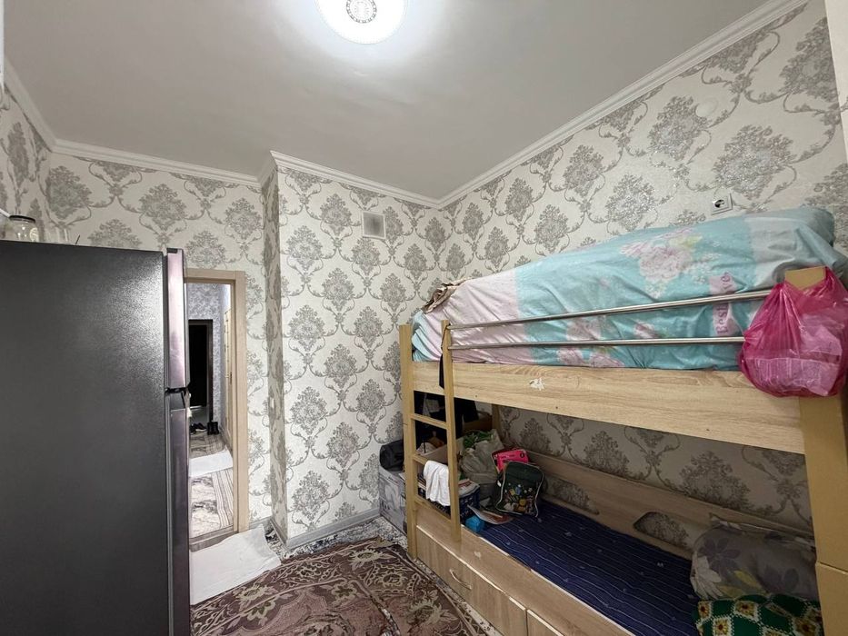 Motrid sotiladi  3 etaj  2 xonali