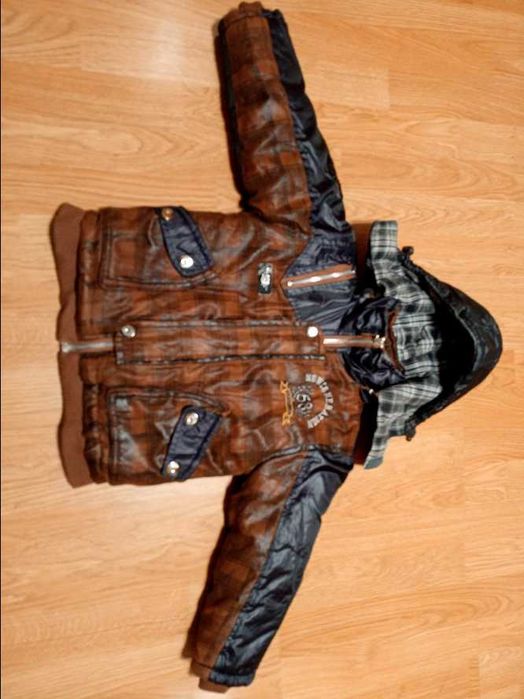 Продавам запазени, като нови палта, якета, ветровки