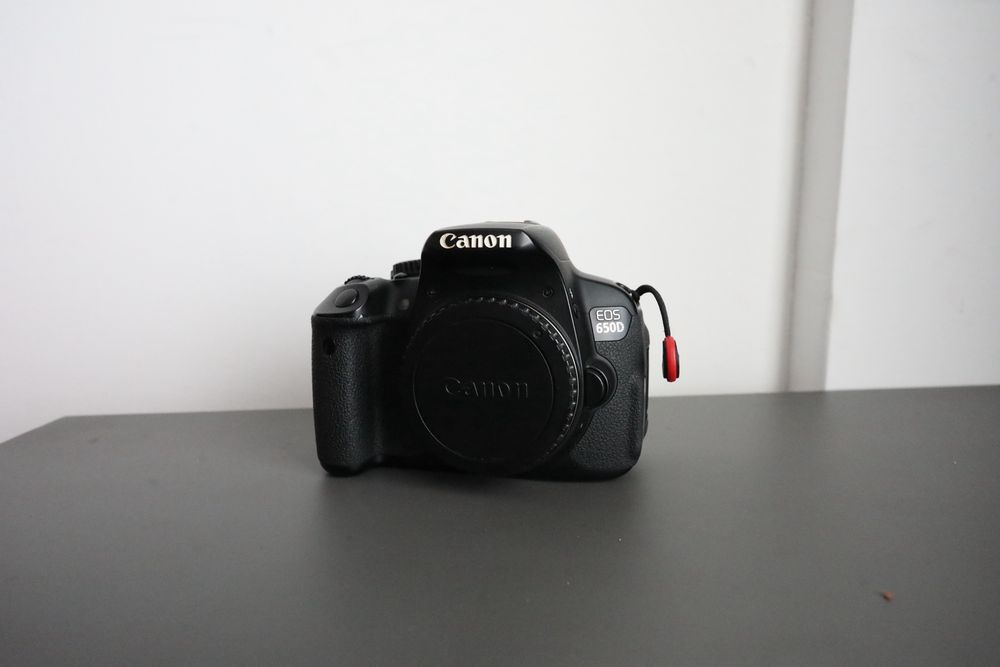 Canon EOS 650D + Sigma 10-20mm f/3.5 + Tamron 55-200 f/4-5.6 + Accesorii | Kit complet