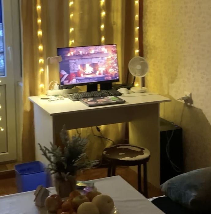 Стол белый для работы