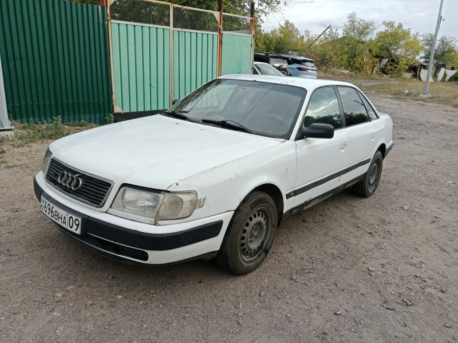 Продам машину срочно Ауди 100 с4